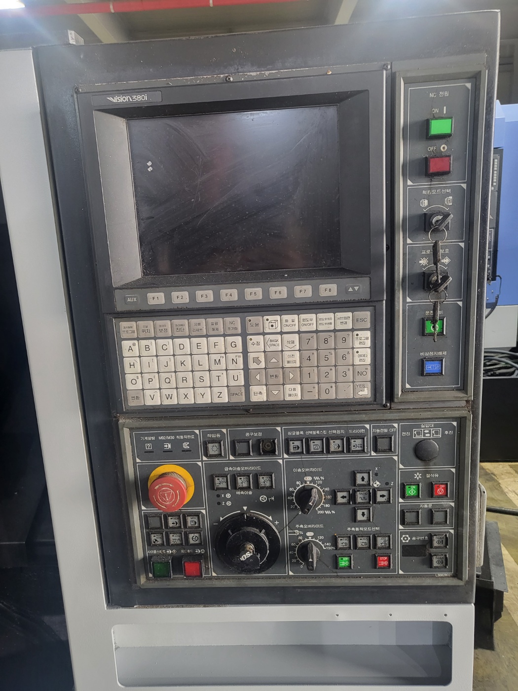 두산6인치 CNC선반 LYNX-200A (2011년) 1대, (2010년) 1대