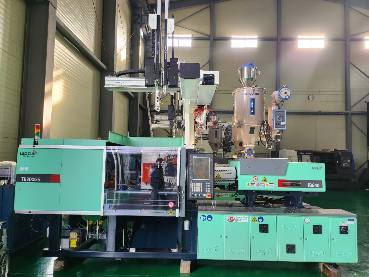 우진사출기 TB-200G5 200톤 하이브리드타입 (2022년 3월)-동일사양 5식