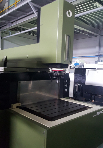 마키노 방전기 EDNC43, 마끼노 방전기 EDNC43, 마키노방전가공기EDNC43, 마끼노방전가공기EDNC43, 마키노 EDNC43