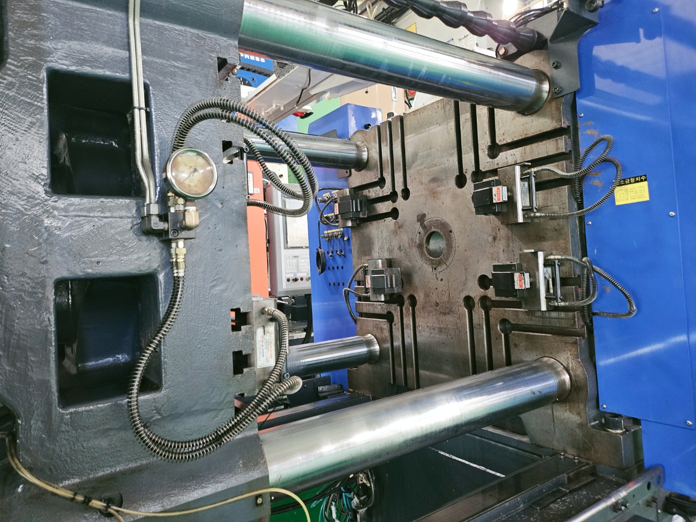 LS엠트론 전동사출기 330톤 LGE-330Ⅱ (2015년 2월)