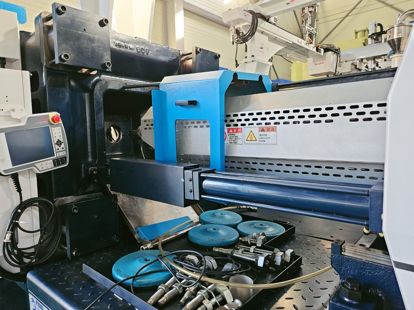 우진사출기 380톤 TB-380S 하이브리드 타입 (2018년 8월)