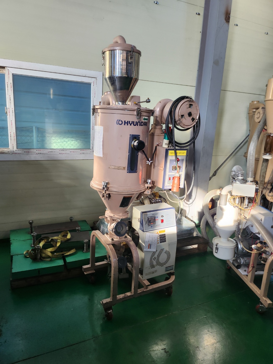 우진사출기 550톤 DL550S 하이브리드 타입 (2018년 8월)