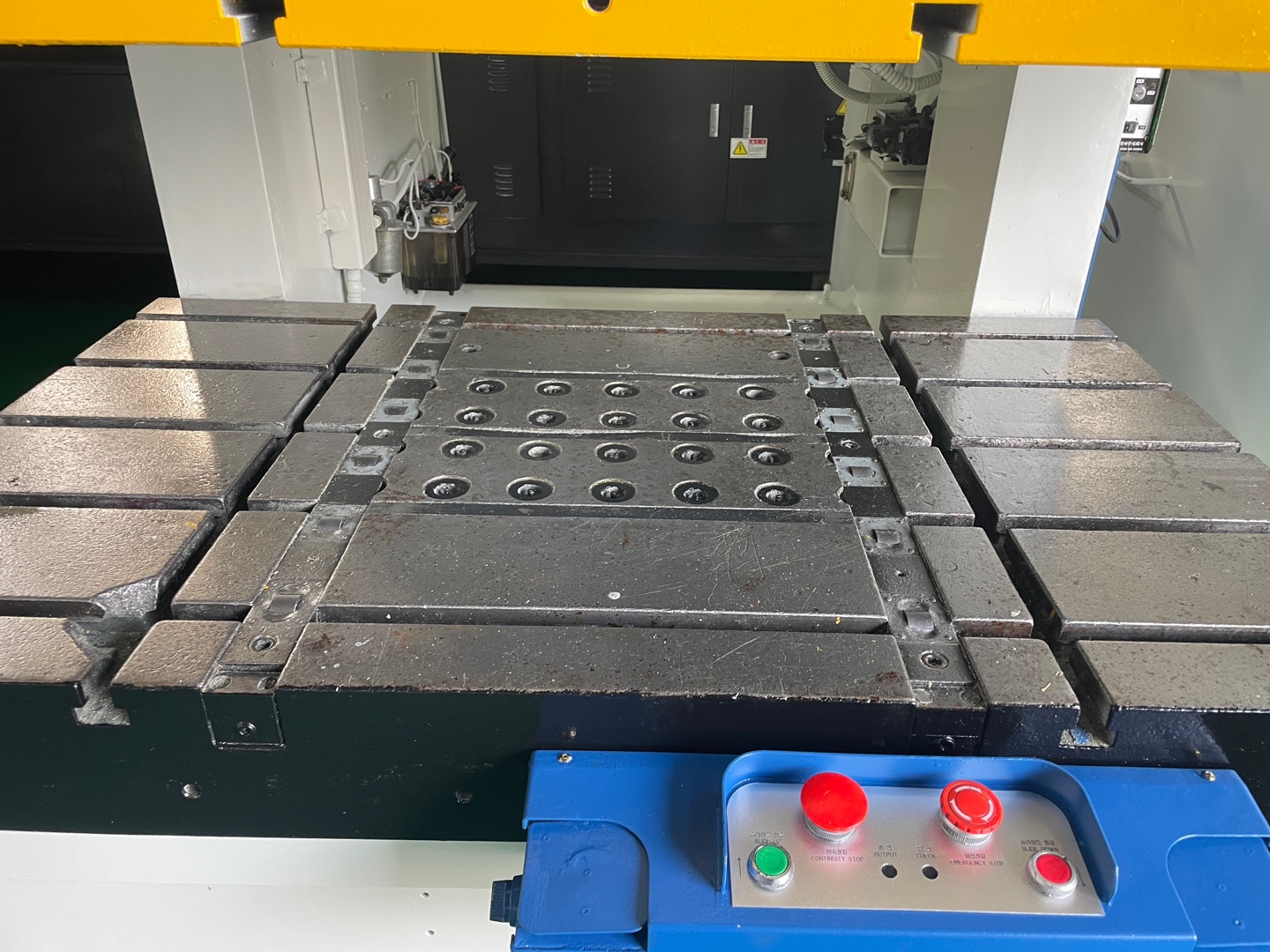 화일 C형프레스 160톤 -다이쿠션有 (2001년 6월)