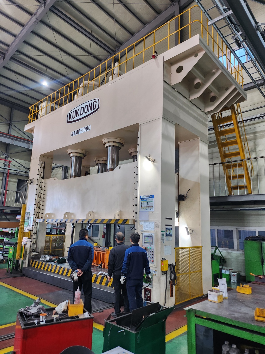 극동 유압프레스 트라이아웃 1000톤-다이쿠션 有 (2015년 4월)