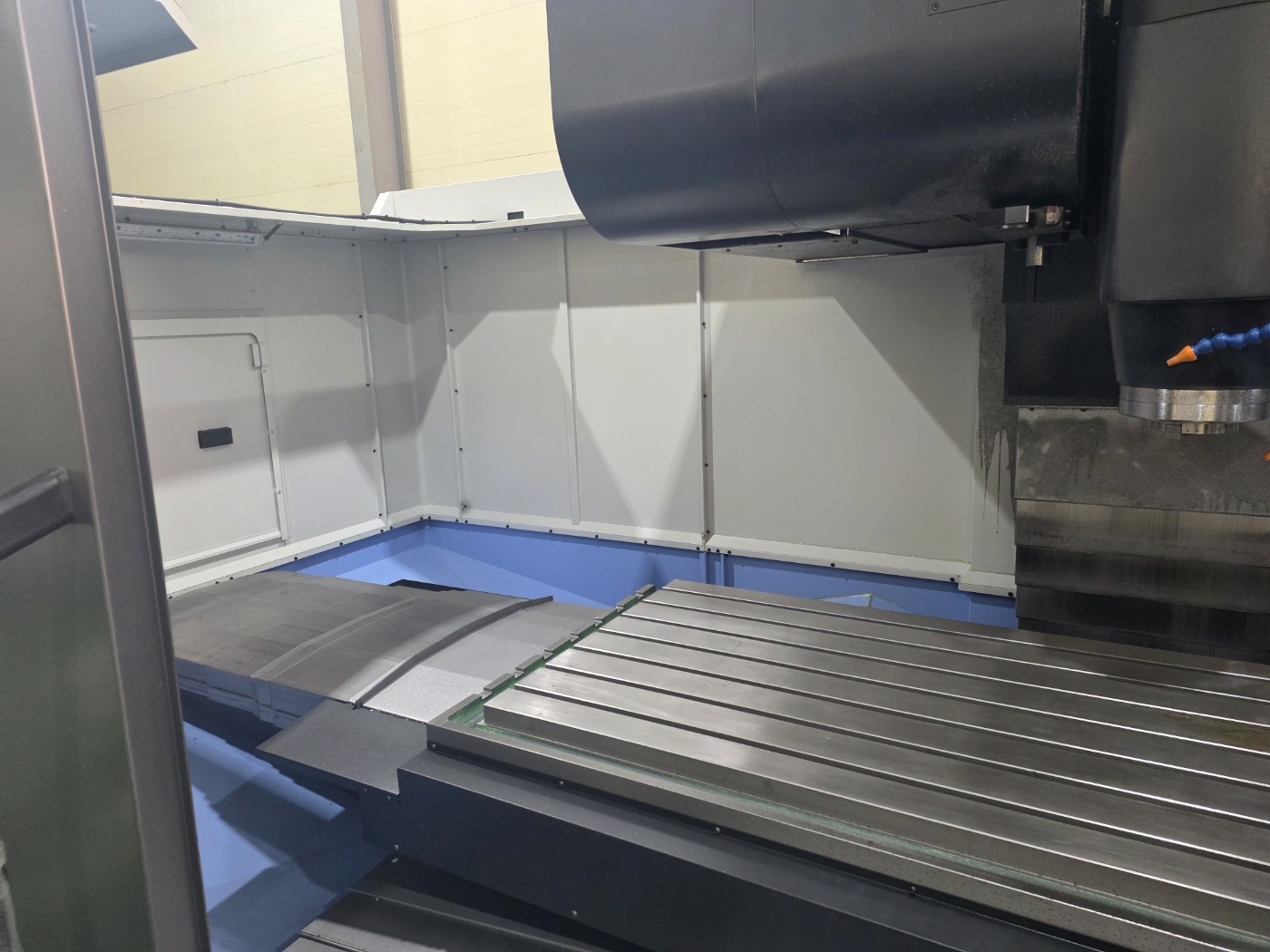 두산 머시닝센터  VM-960L 풀커버 8000RPM (2025년 2월) 현장판매합니다.