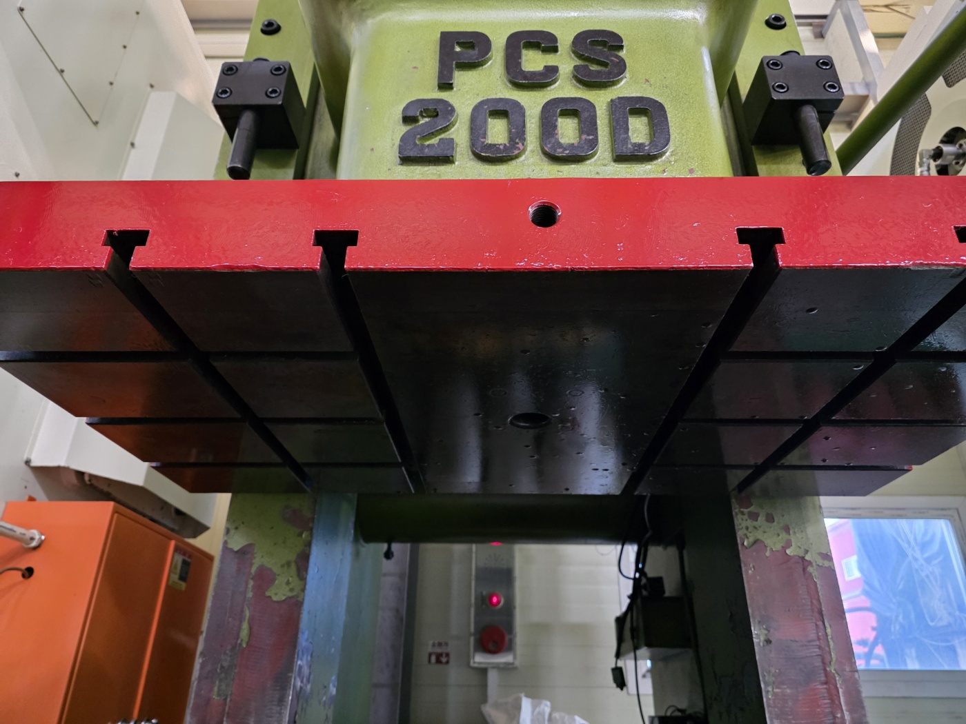 국일프레스 200톤-다이쿠션 有 (2010년 6월)