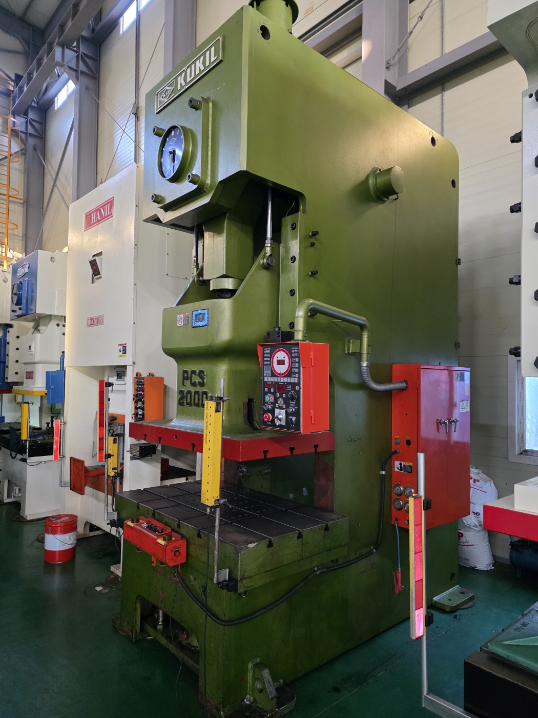 국일프레스 200톤-다이쿠션 有 (2010년 6월)