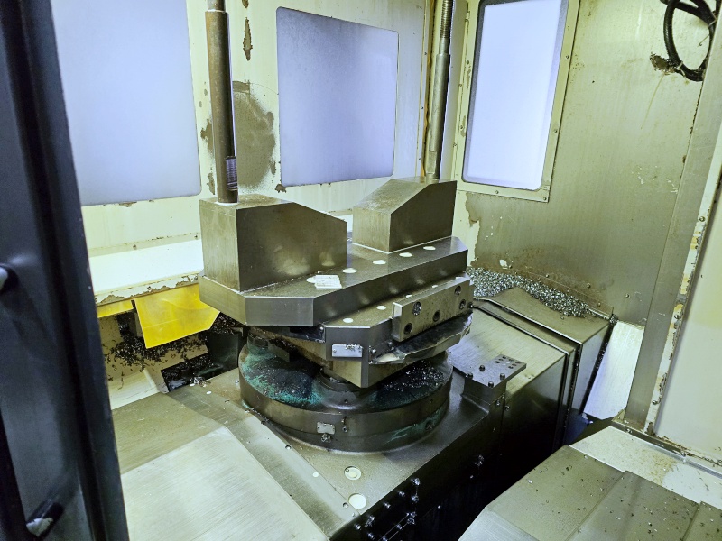 두산  호리젠탈 머시닝센터  HM-5000  (2016년 4월)