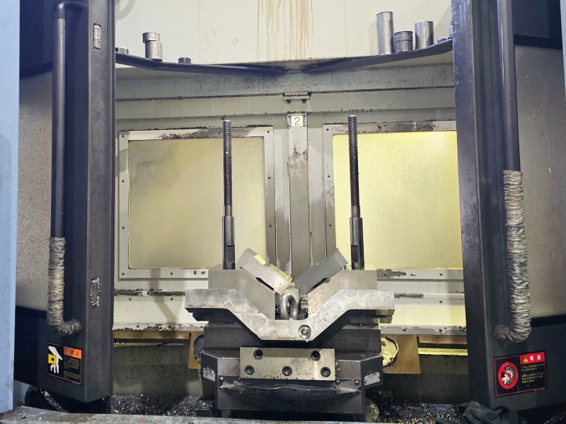 두산  호리젠탈 머시닝센터  HM-5000  (2016년 4월)