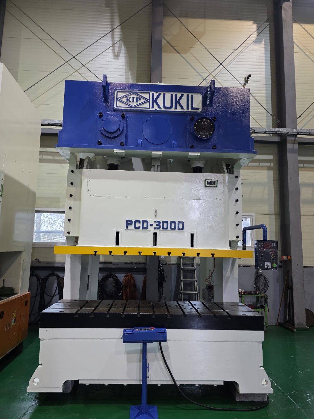 국일 C형 더블프레스 300톤-다이쿠션 有 (2005년 7월)