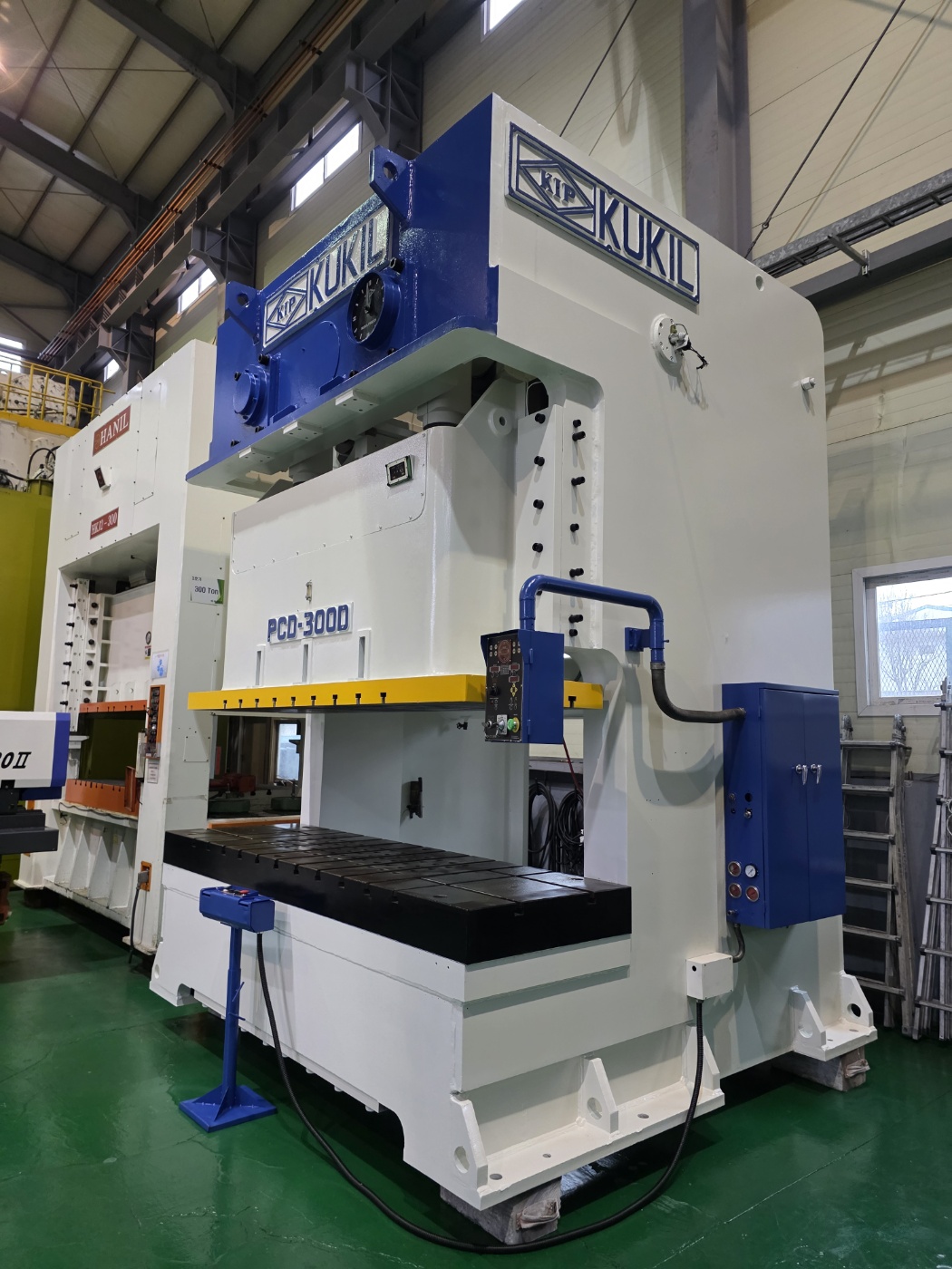 국일 C형 더블프레스 300톤-다이쿠션 有 (2005년 7월)