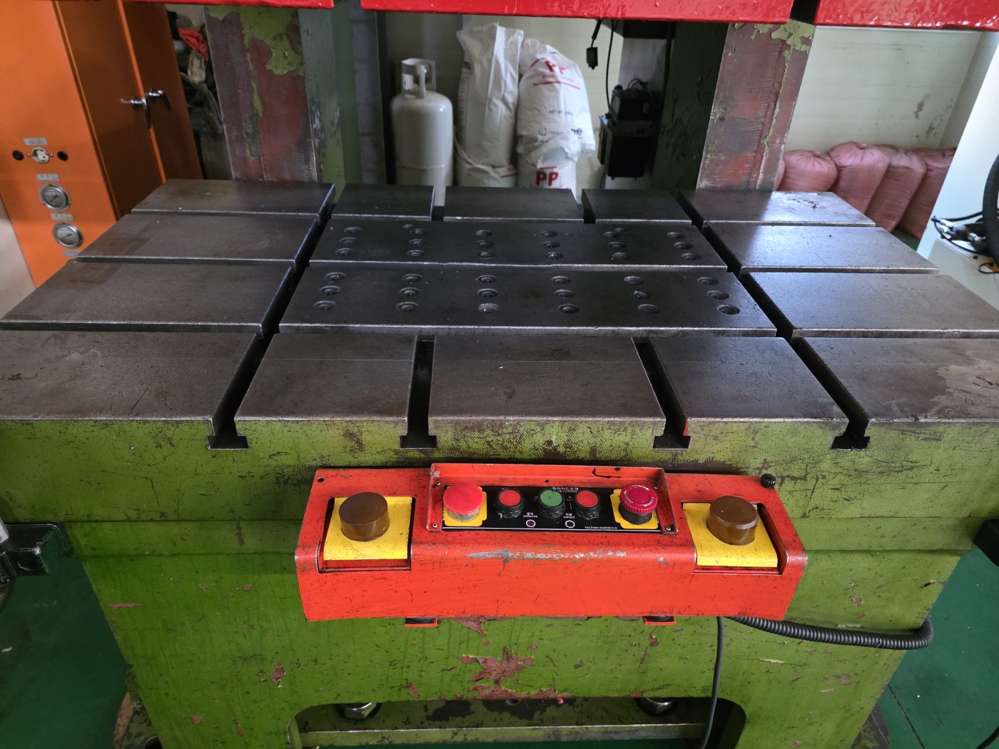 c2c96647c55af1d7c6168b757e1a14f7_1766015971_265.jpg c2c96647c55af1d7c6168b757e1a14f7_1766015971_265.jpg