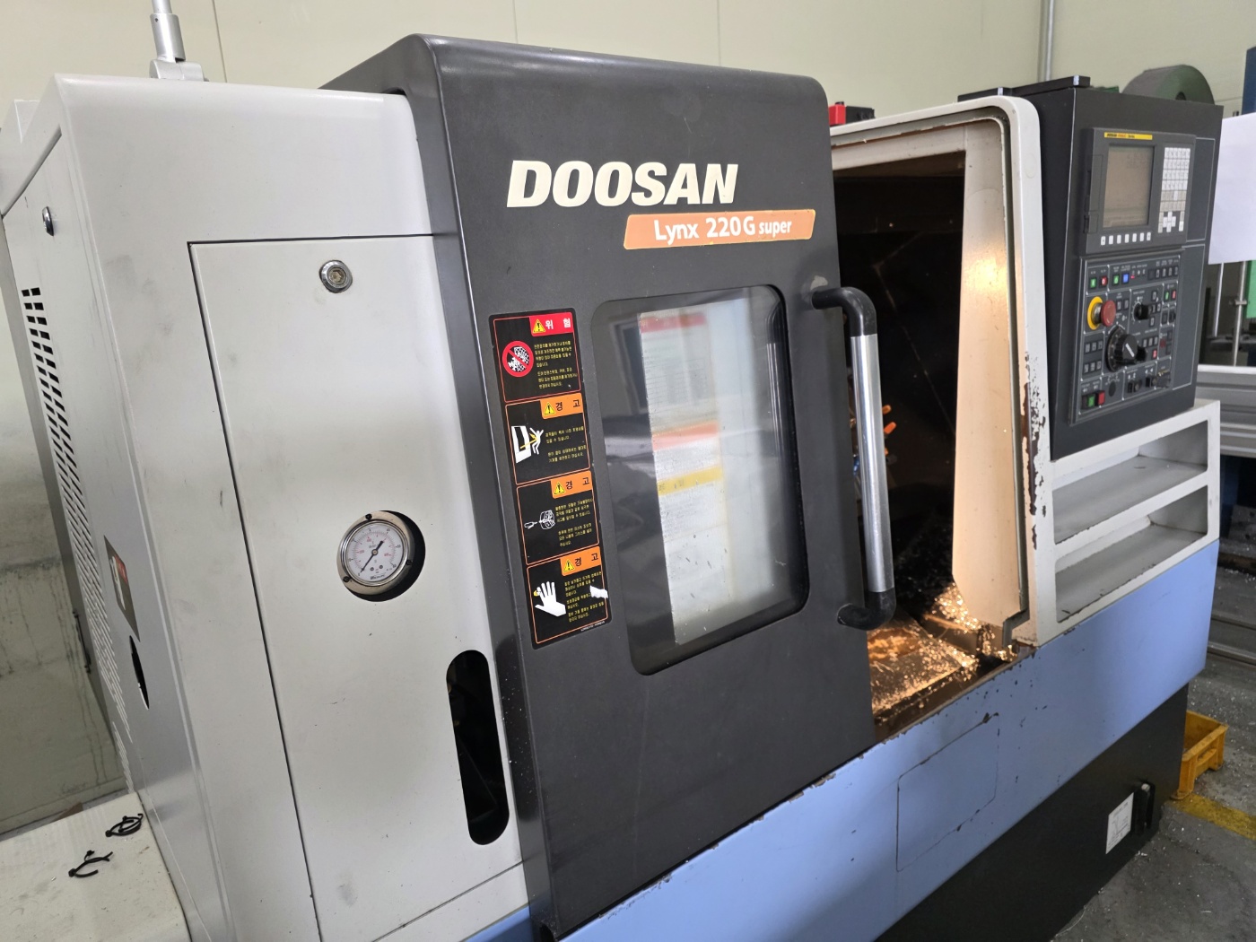 두산 CNC선반  6인치 갱타입  LYNX-220GS (2012년 7월)