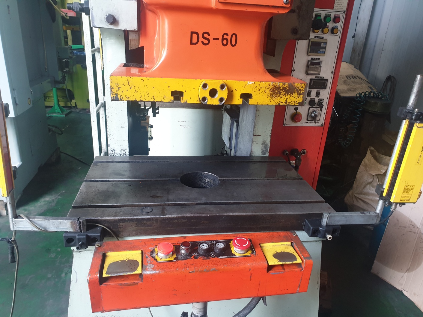 아이디에스 60톤