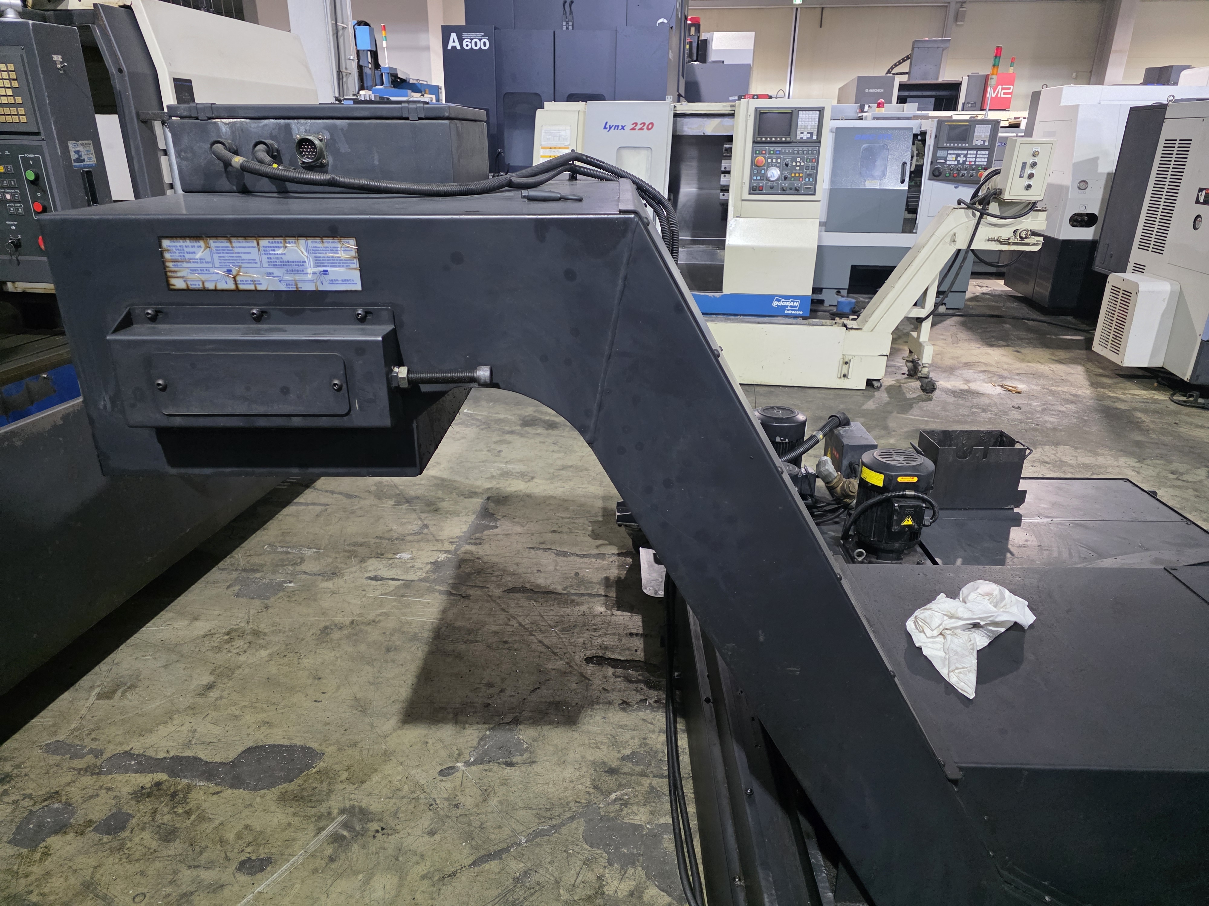 두산6호 호리젠탈머시닝센타 NHM-6300(2018년식) 3대