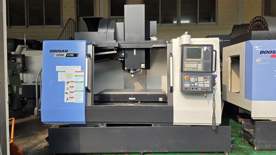 두산 머시닝센터(5호) DNM5700