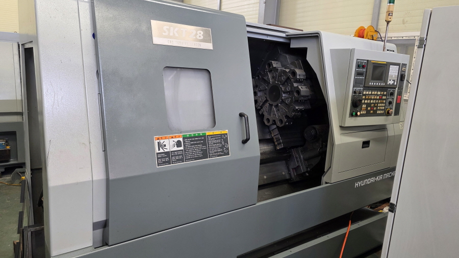 위아 CNC선반 SKT-28