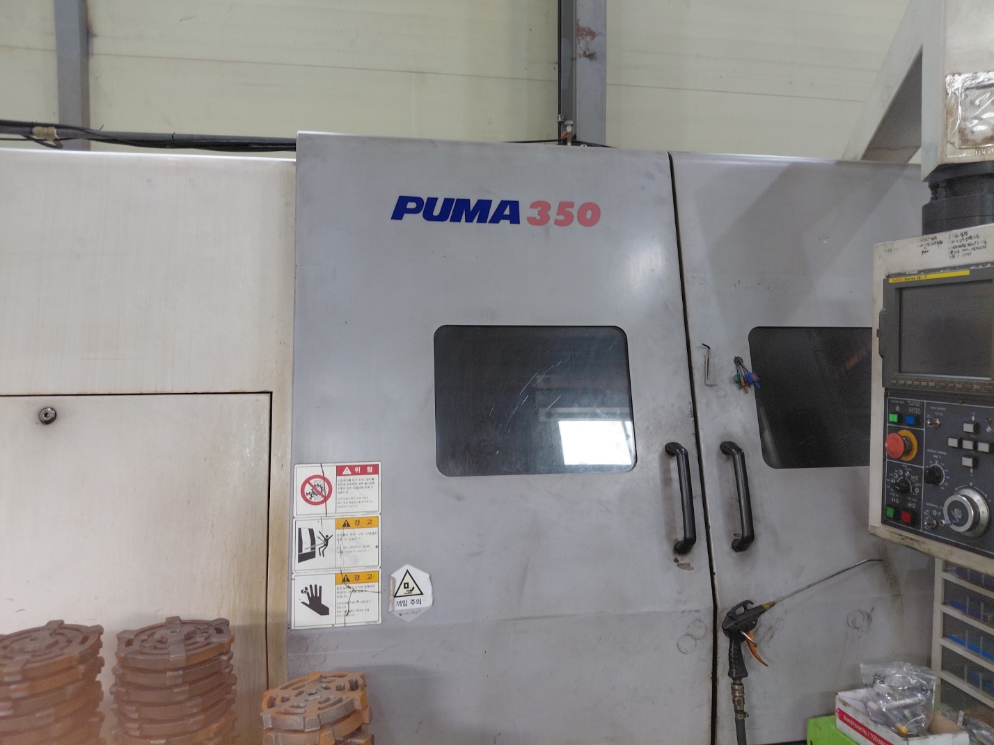 대우(두산) CNC선반  PUMA-350A  15인치  (2003년 1월)